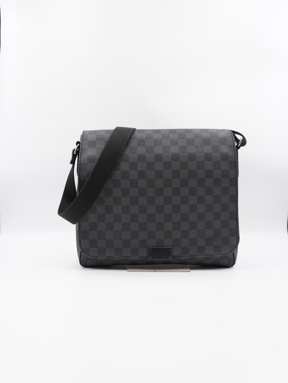 CP51 💟 Louis Vuitton Damier Graphite District MM